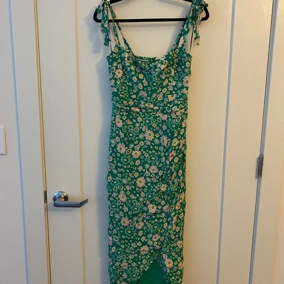 Wayf | Dresses | Wayf Malibu Faux Wrap Green Floral Midi Dress | Poshmark